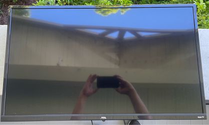 TCL 32” TV