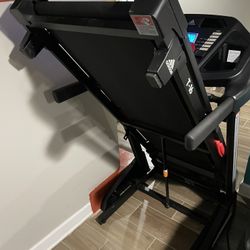 Adidas T6 Treadmill 