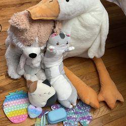 Large Plush Animal & Fidget Toy Bundle - Giant Goose, Cat, Dog Plushies & Pop-Its! :) Firm Price!