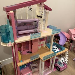 Barbie Dream House 