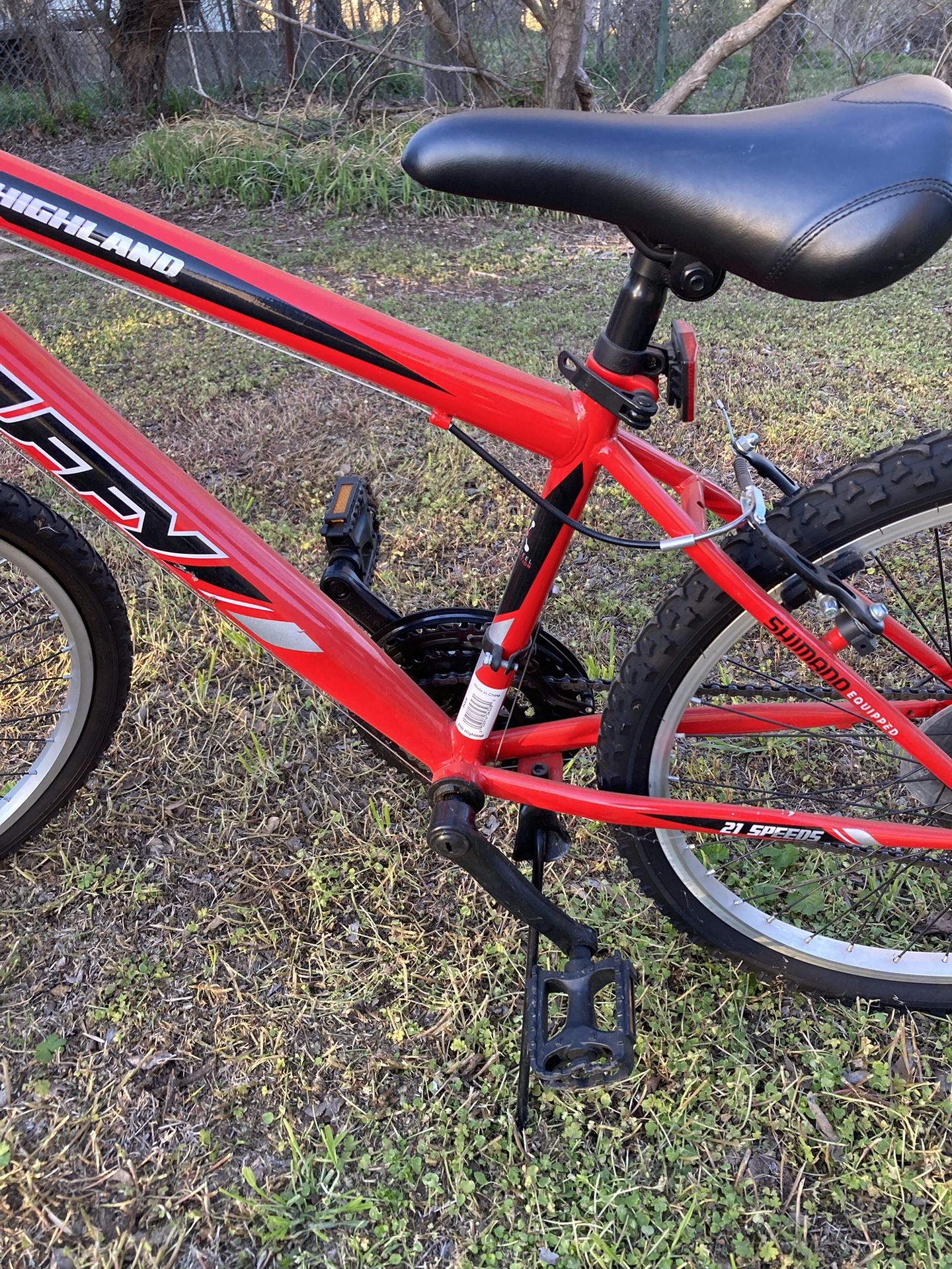 Huffy highland 24 hotsell youth mountain bike