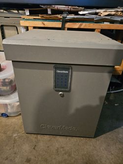 CleverMade metal lockbox