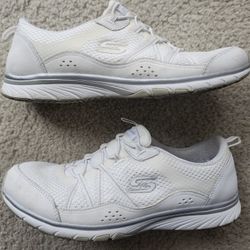 Skechers Womans Size 9