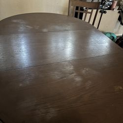 Selling My Table With 4 Chair