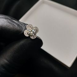 silver clover moissanite earrings