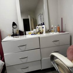 6-Drawer Dresser with Mirror