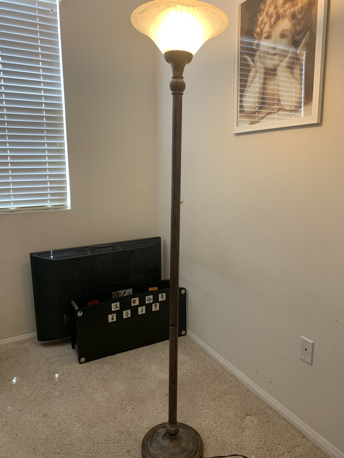 LIGHT TORCHIERE MARBLEIZED GLASS SHADE FLOOR LAMP