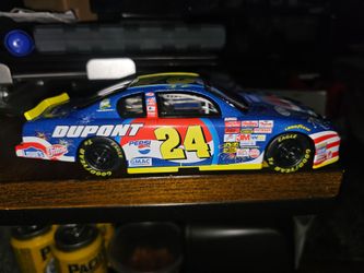 Action 2002 Chevrolet Monte Carlo #24 Jeff Gordon Dupont/Pepsi 1:24 Diecast