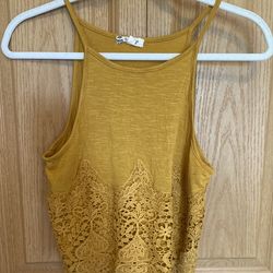 Women's About A Girl Mustard Yellow Lace Tank Top Size M