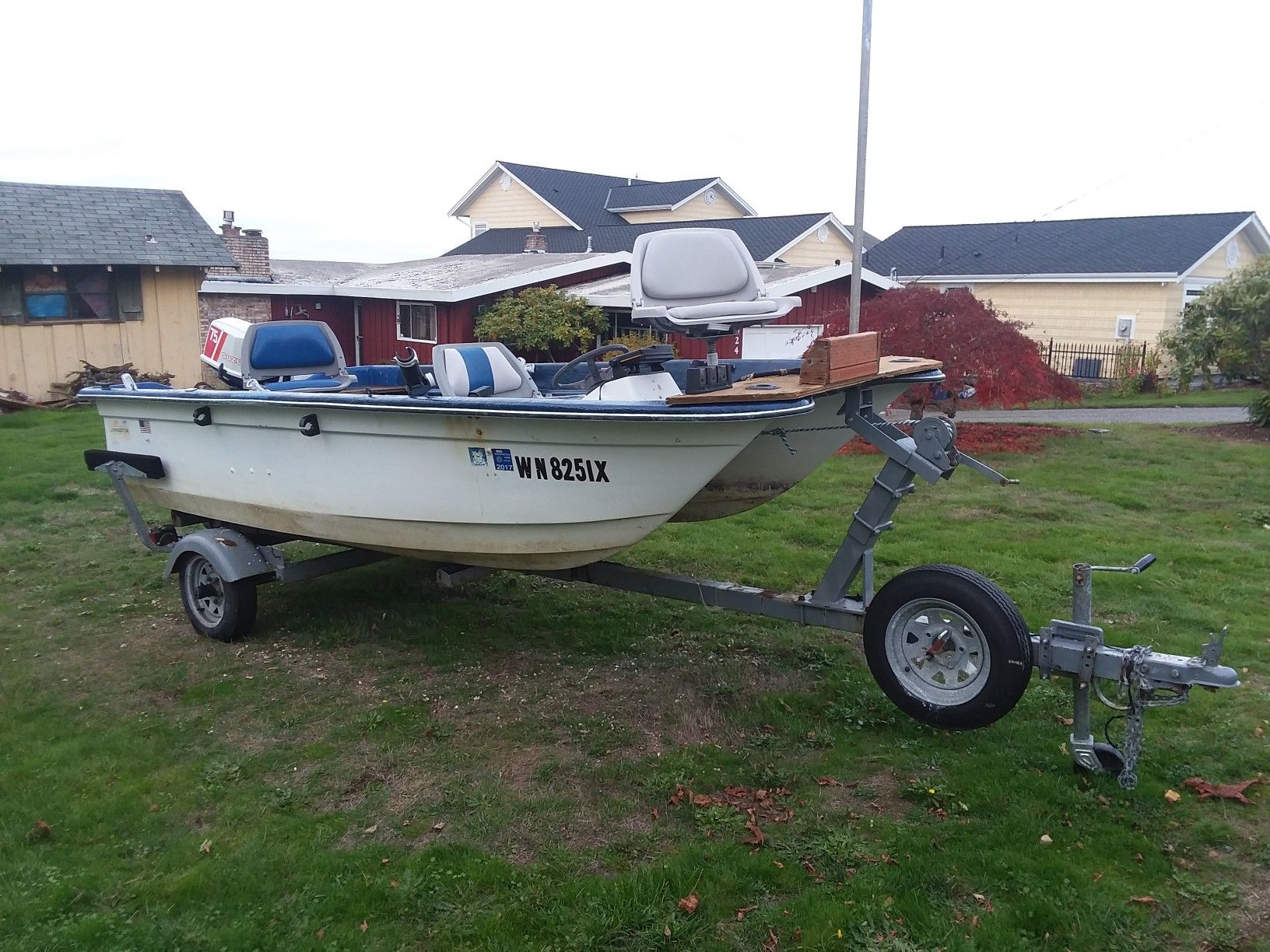 14' Livingston center console