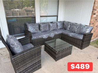New inbox patio set (we finance and deliver)($54 down, (90 day no interest no credit check payment)