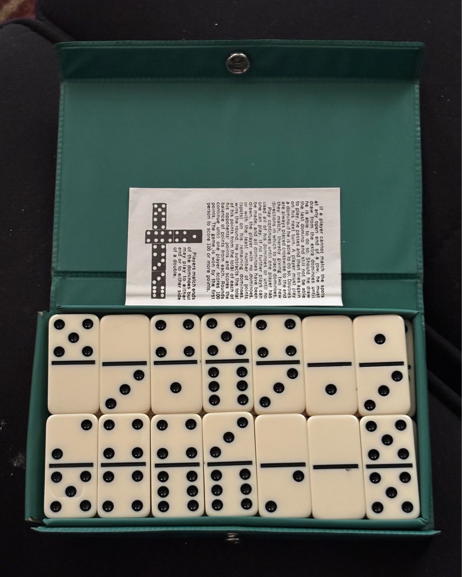 Domino full set.