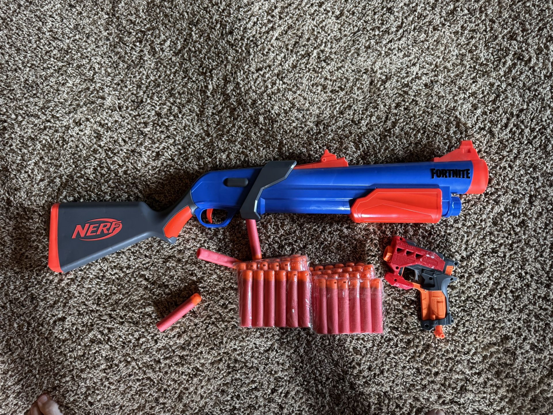 Nerf Fortnite Gun, Pistol and 50+ Darts
