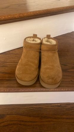 UGG Classic Ultra mini Women’s Size 7