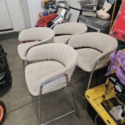 4 beige stools