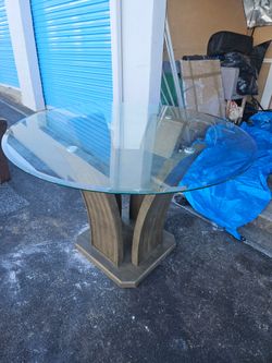 Dining room table