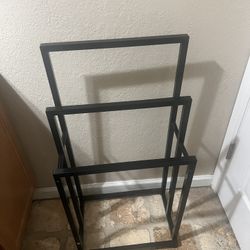 Towel Rack FOR SALE✅