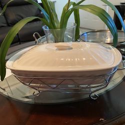 Cover Casserole With Metal Rack