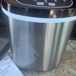 Small Ice Dispenser 