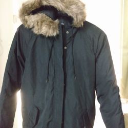 BRAND NEW - SOLID BLACK WINTER COAT 