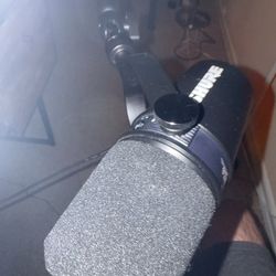 Shure podcast Mic With Arm