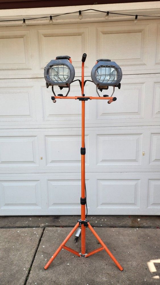 Tripod Work Light