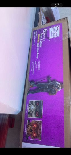 Holiday 6.5 ft Animated LED Grave Robber