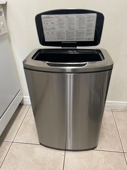 Stainless steel trash can