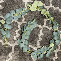 20 Strands Of Greenery And 6 White Flowers  Thumbnail