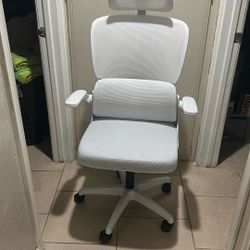 Office /desk Chair All White Ergonomic Headrest New