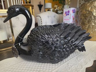 New swan decor