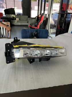 2015-2019 Dodge Charger Front Lower Fog Light Fog Lamp Corner / Park Light