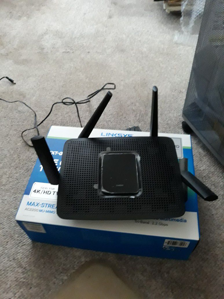 Linksys AC2200 Tri-band Wi Fi Router for Wireless Home Network Pickup In Sanford