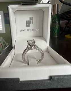 1 CT Engagement Ring Excellent Condition