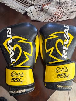 Rival p4p RFX Guerrero Sparring Boxing Gloves 16oz