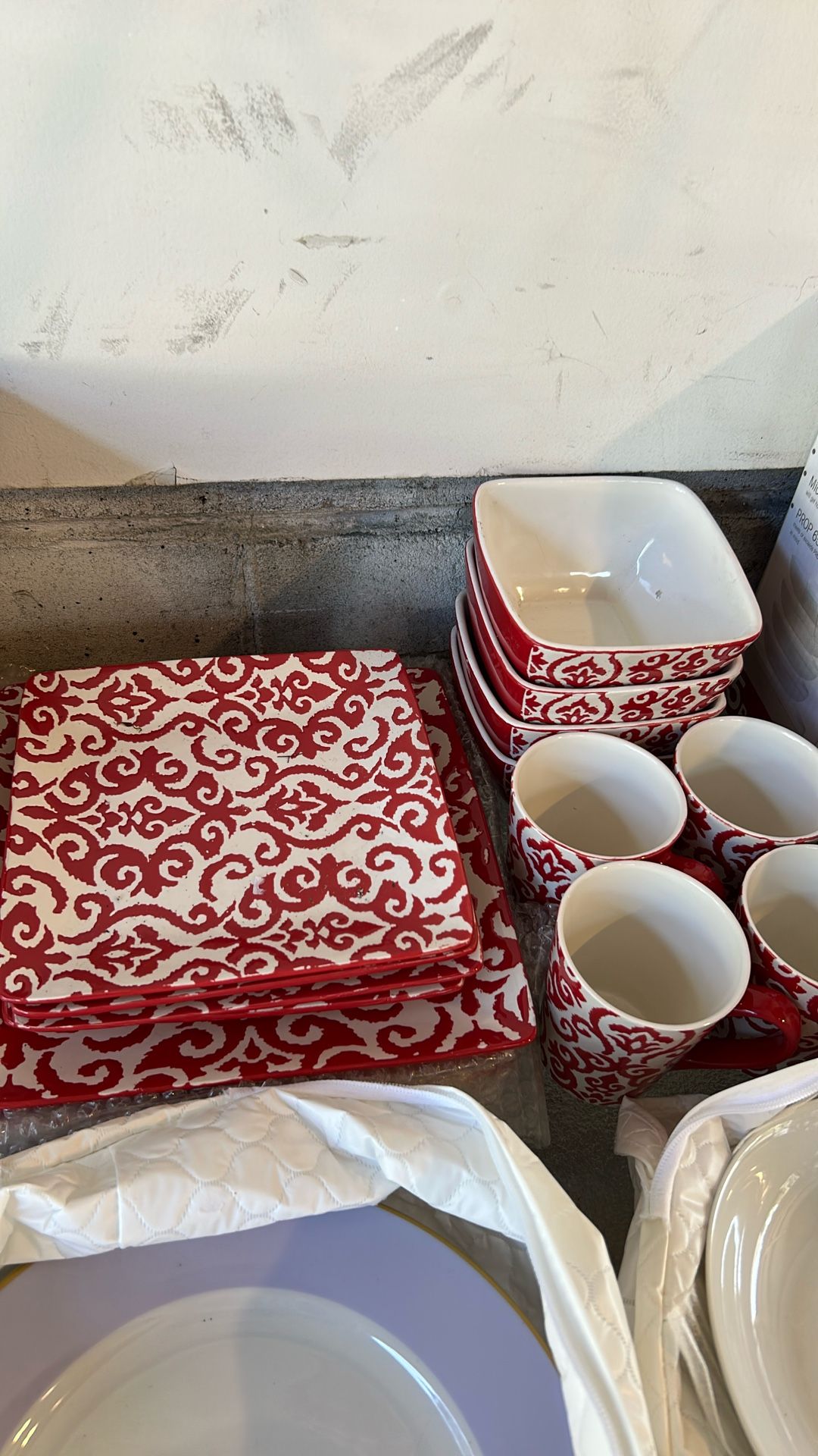 Dishware