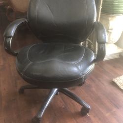 Very Comfortable Extra Large Leather Office Chair 