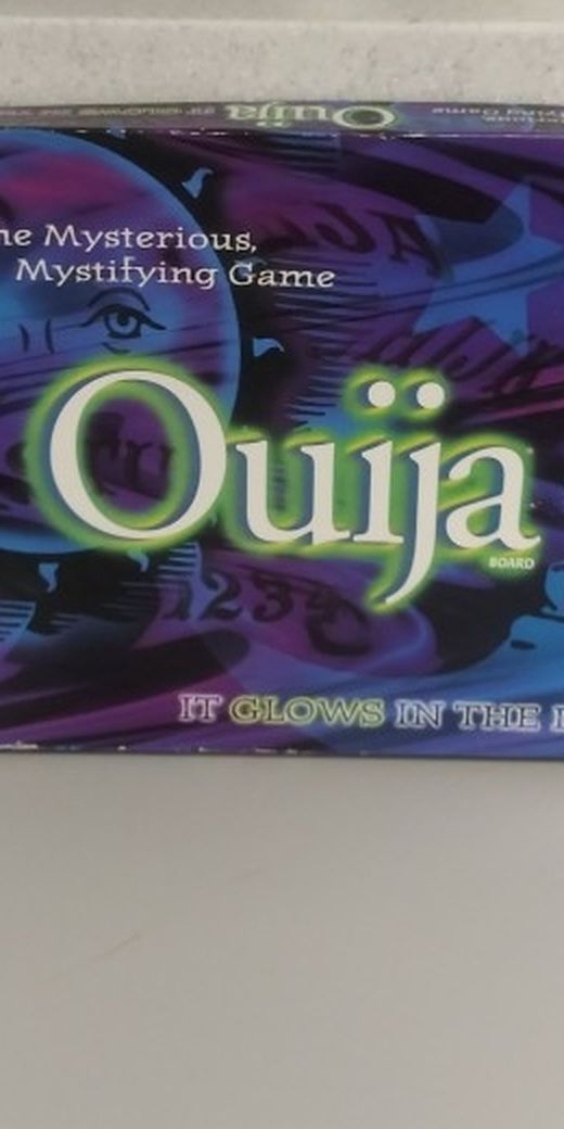 GAME Ouija Board Glow In The Dark Mysterious Mystifying 1998 Parker Bros Psychic