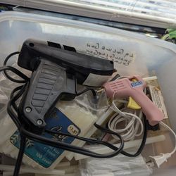 2 Glue Gun Set With Glue Sticks 
