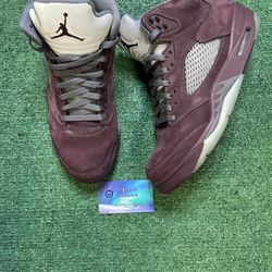 Air Jordan 5 burgundy size 11men/12.5women
