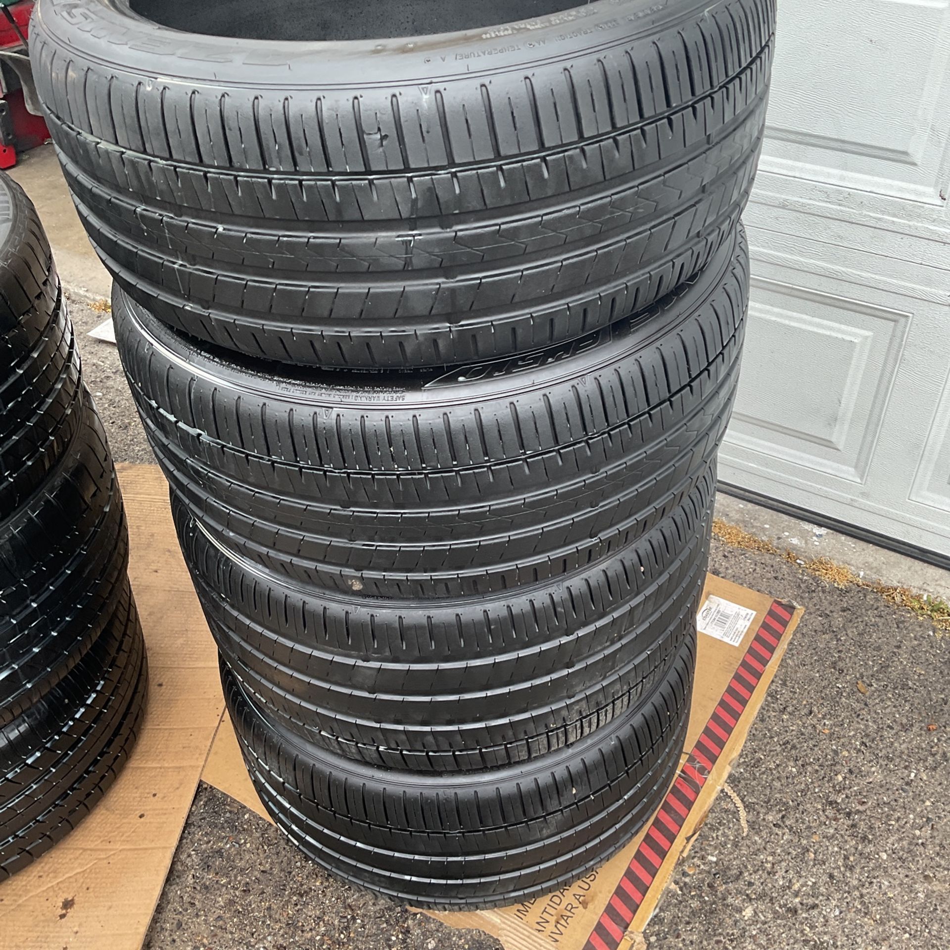 4 Tires 2 Front 255/40/20  Rear 295/35/20 Falken 