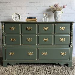 Awesome shabby distressed solid wood six drawer dresser