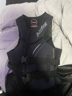 Cabela’s incite neoprene life vest