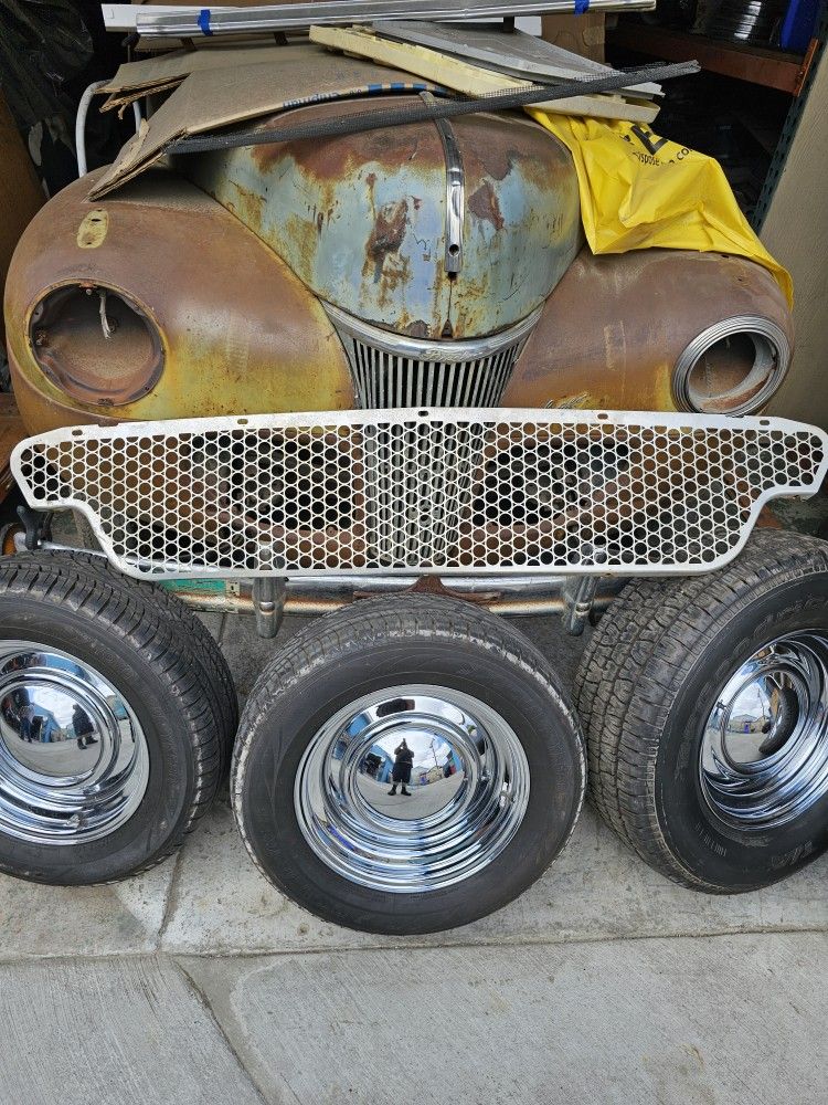1958 Ford Fairlane Grill