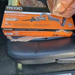 Ridgid Subcompact Reciprocating Saw Kit