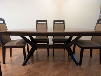 Dining table set
