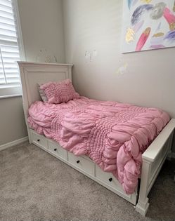 City Furniture Twin Bed with Trundle + Twin Mattress (2023)