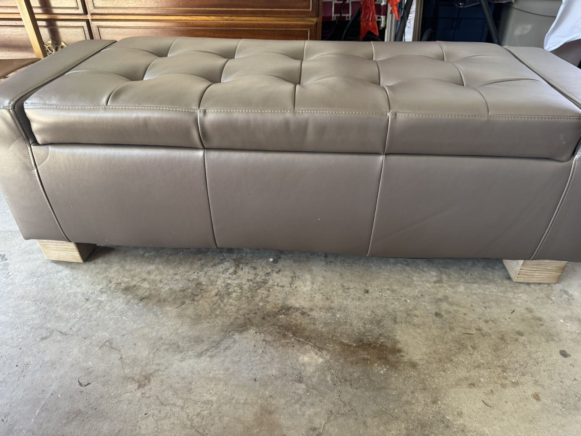 ποΈ Dark Gray Leather Ottoman with Storage