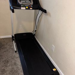 Treadmill With Bluetooth Speaker