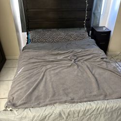 Full Size Bed with Matching Dresser 